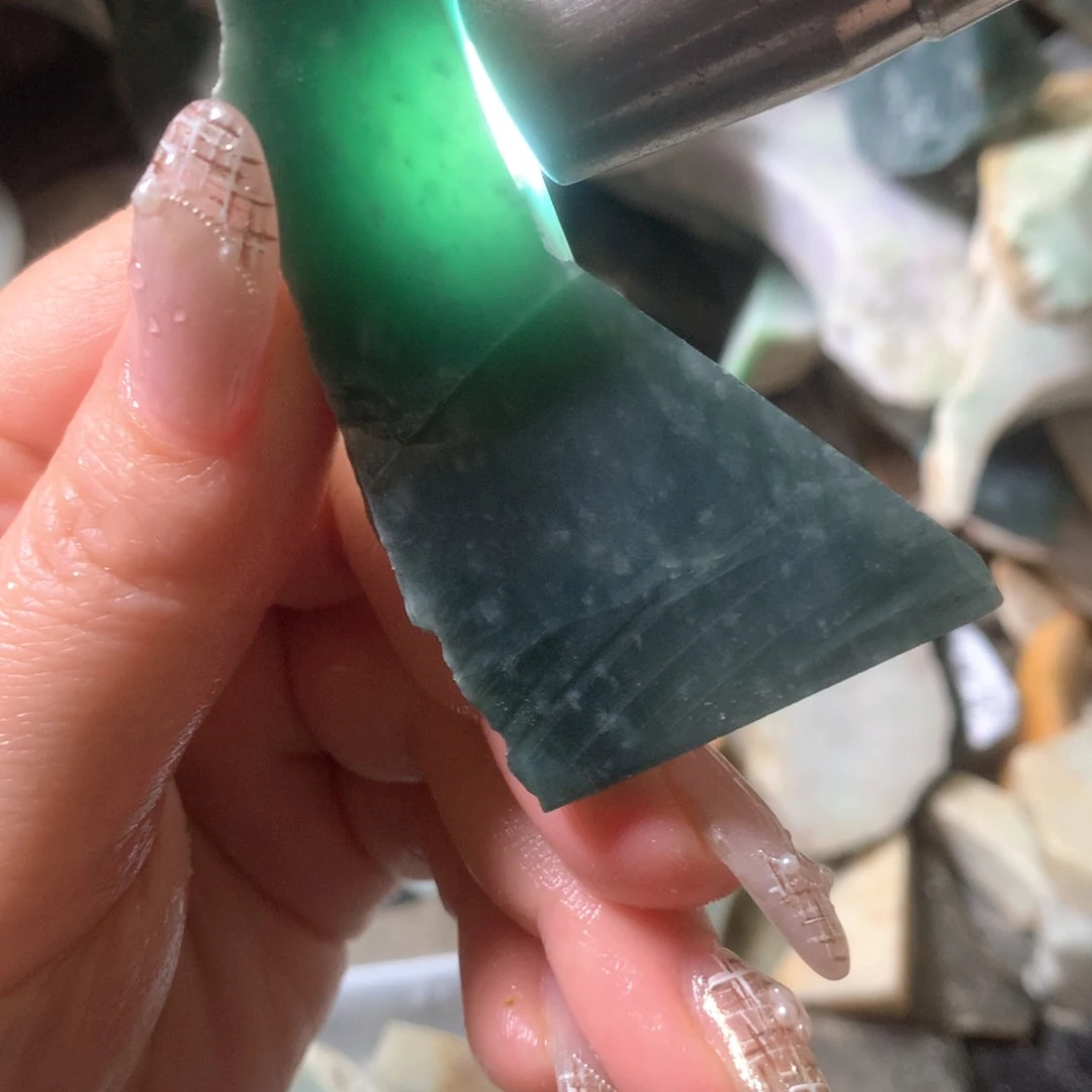 翡翠未镶嵌颈饰缅甸天然