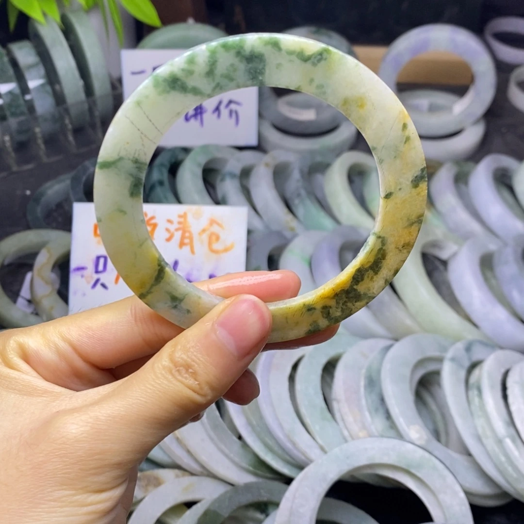 定制翡翠未镶嵌手镯