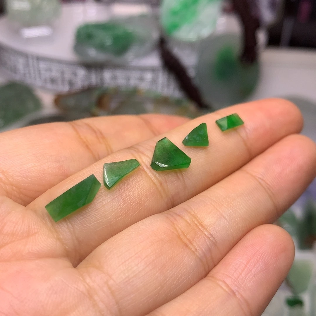 定制翡翠未镶嵌天然翡翠定制