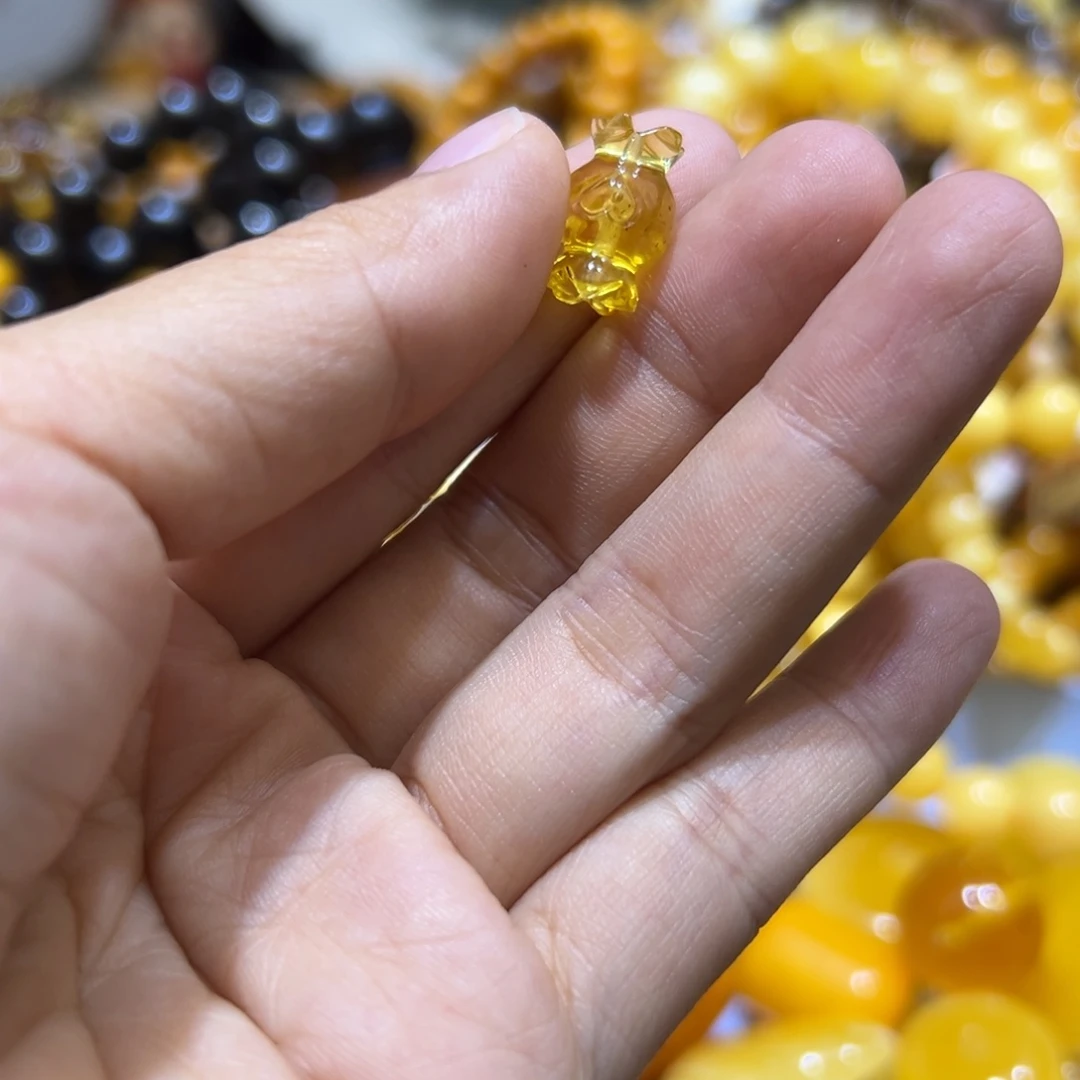 琥珀珠宝奇石未镶嵌