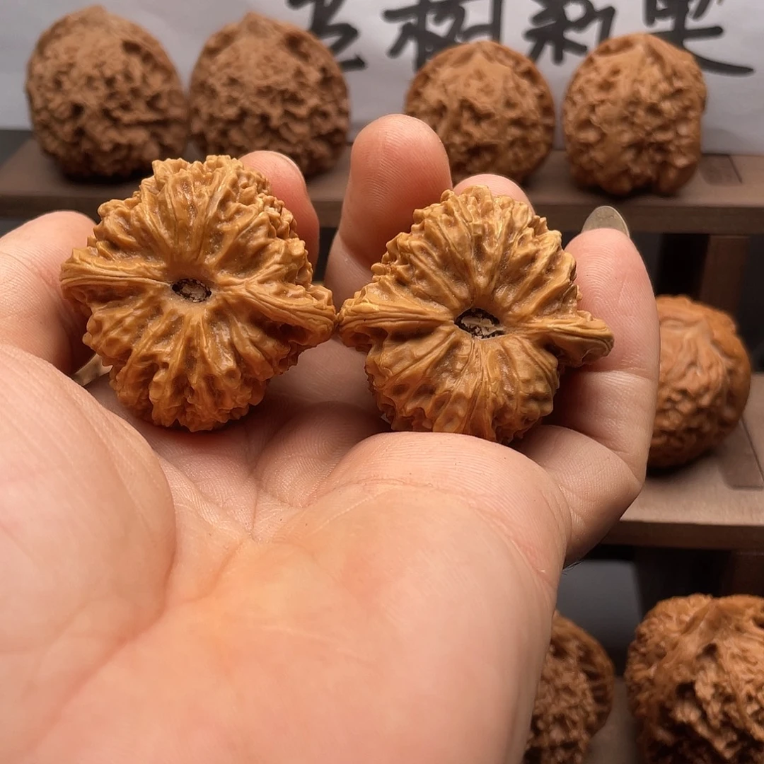 风***扬吊坠文玩核桃南疆石新全品无修