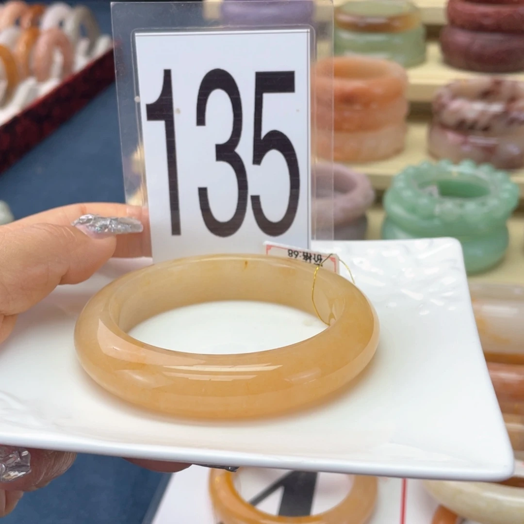 石英质玉未镶嵌手镯