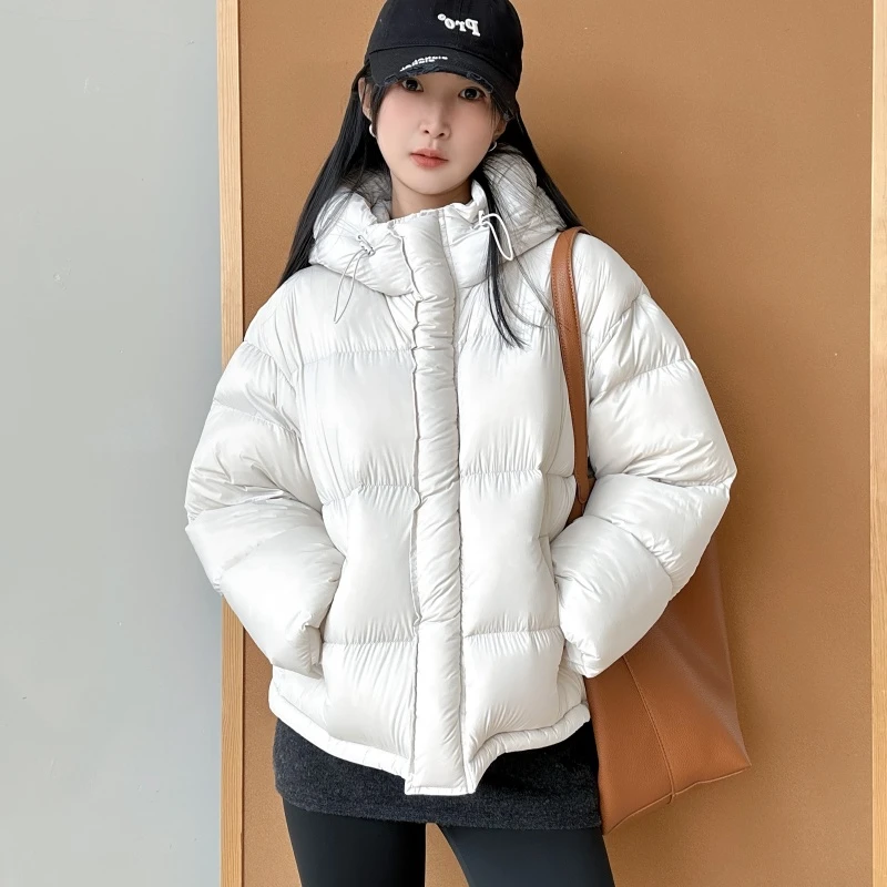 米色短款羽绒服女2024冬季新款小个子高级感连帽休闲白鸭绒面包服