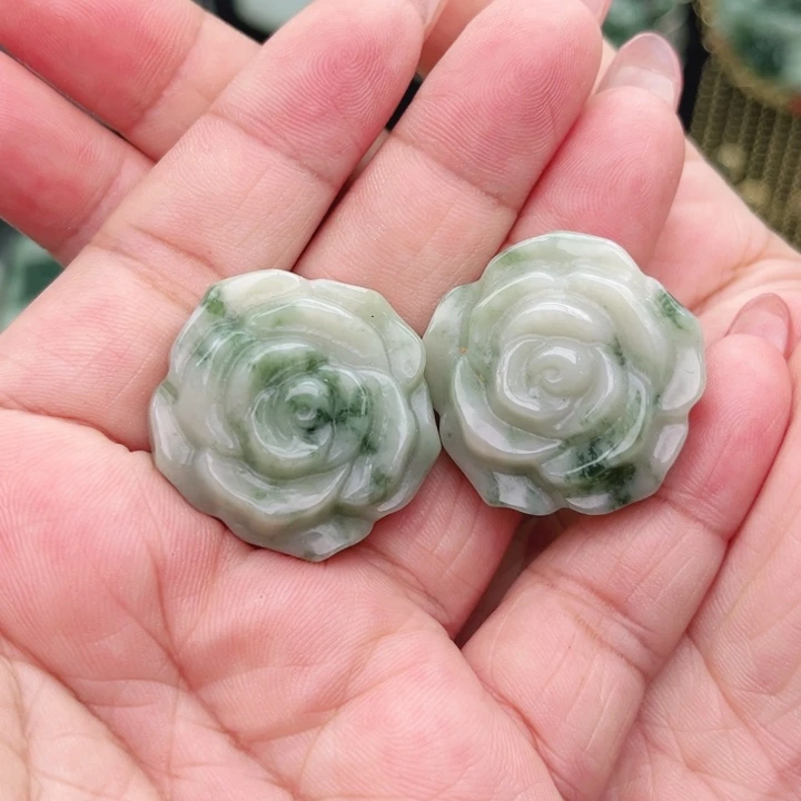 十***妆透闪石-蛇纹石玉未镶嵌颈饰