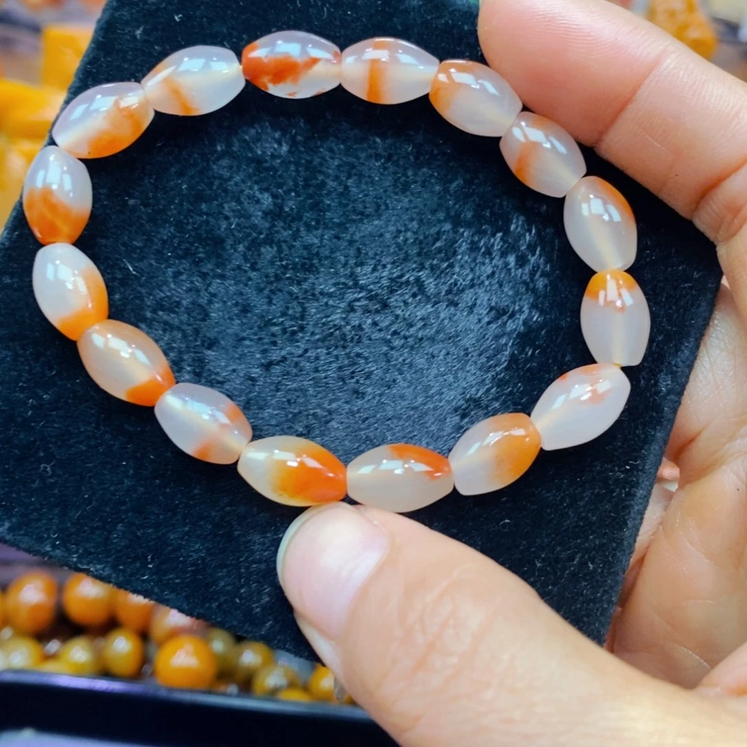 未镶嵌石英质玉（黄龙玉）颈饰