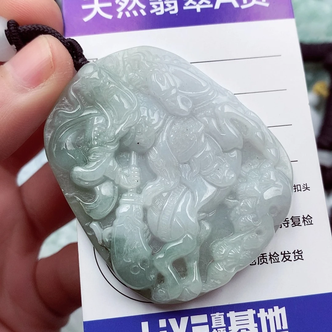 翡翠挂件未镶嵌翡翠