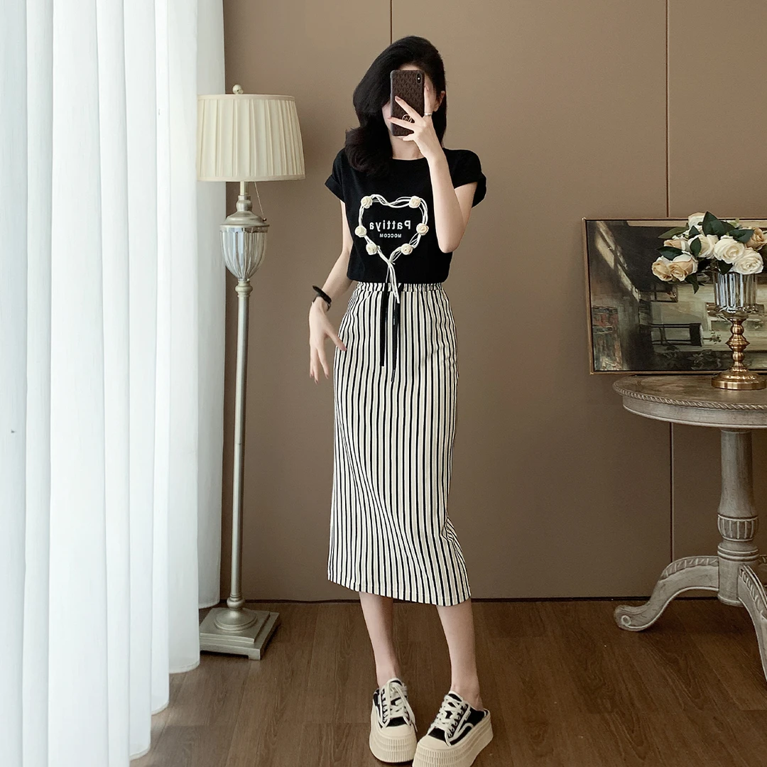 2025夏新款时尚套装裙女休闲气质显瘦设计感短袖开叉半身裙两件套