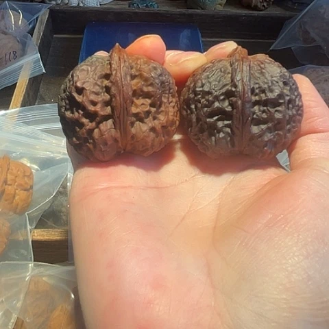 文玩核桃把件大粗筋麒麟兽阴皮44