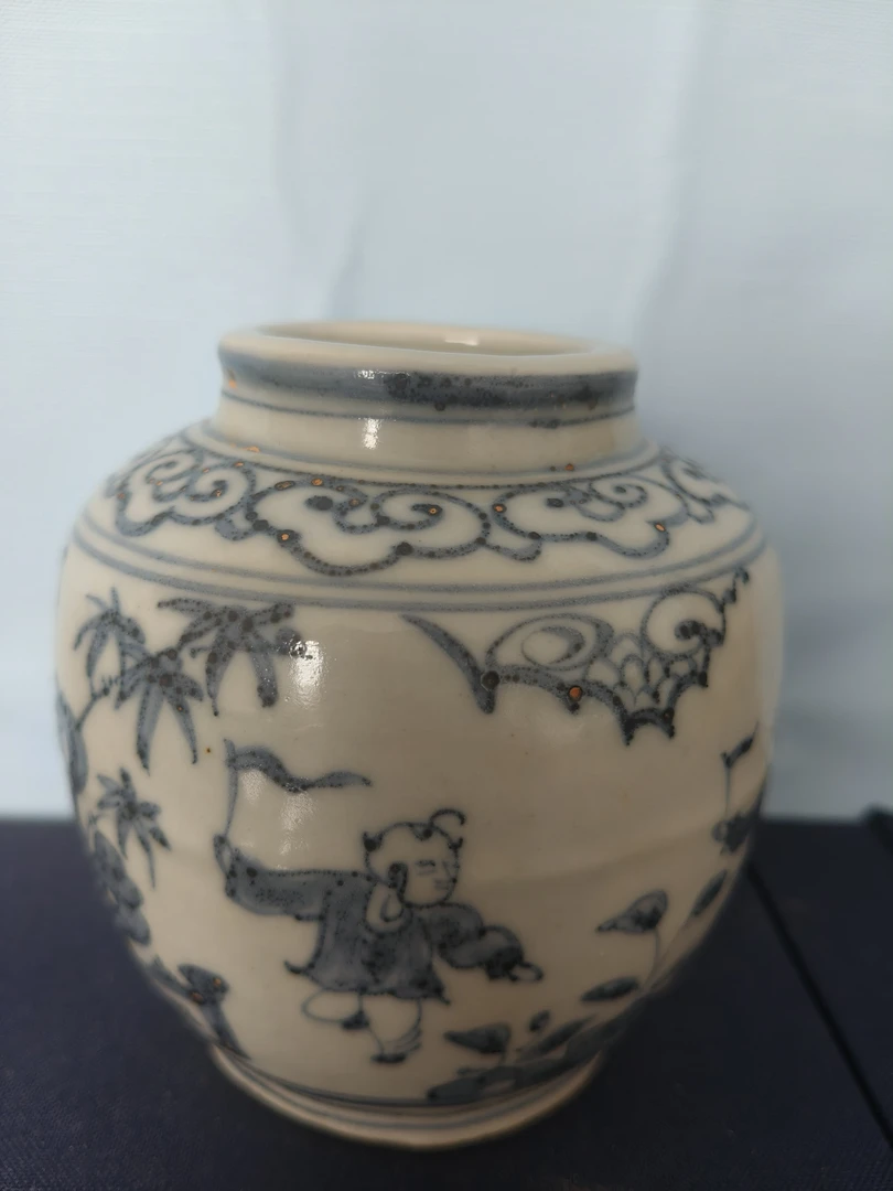 青花人物小孩嬉戏小罐子