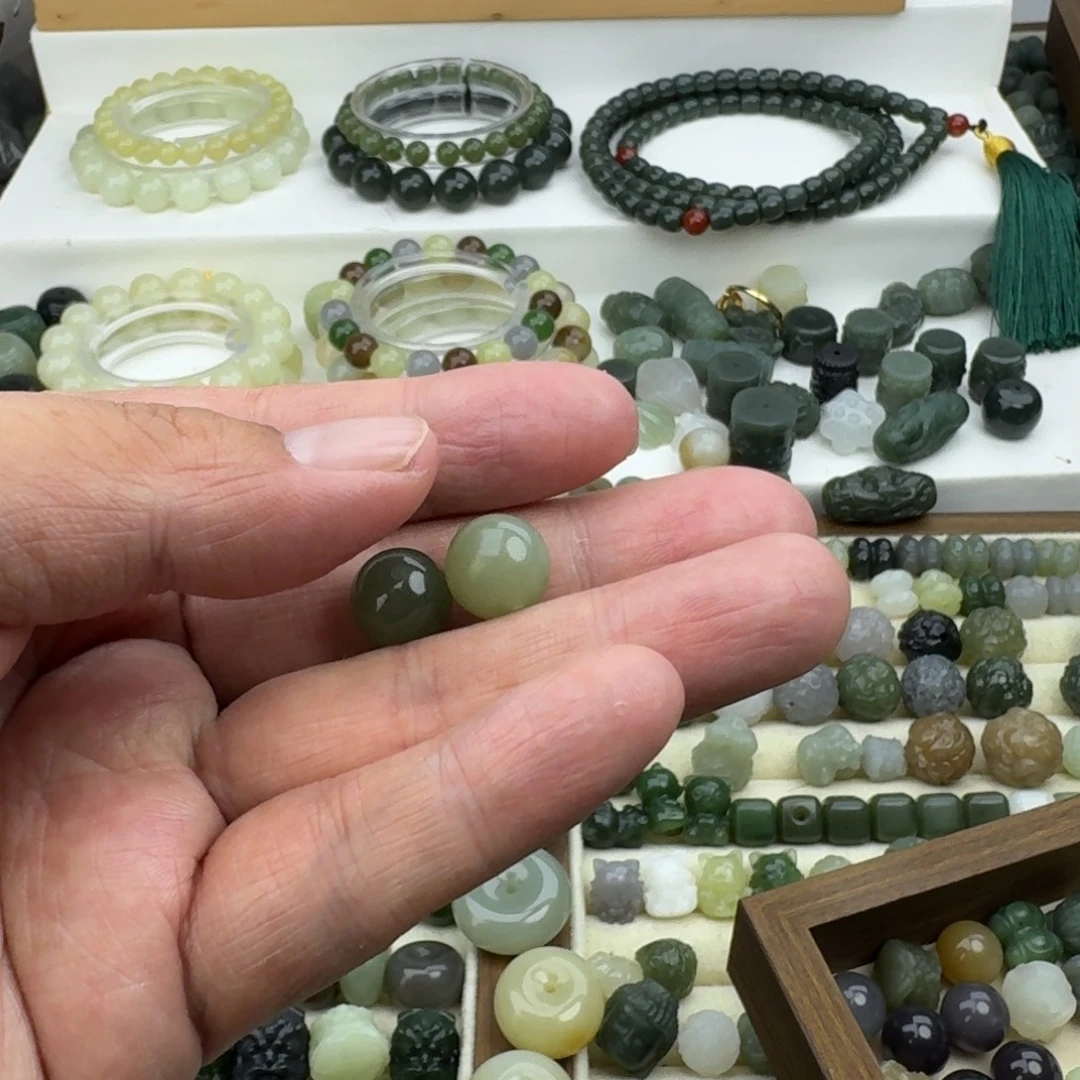 @***秋和田玉未镶嵌珠宝半成品