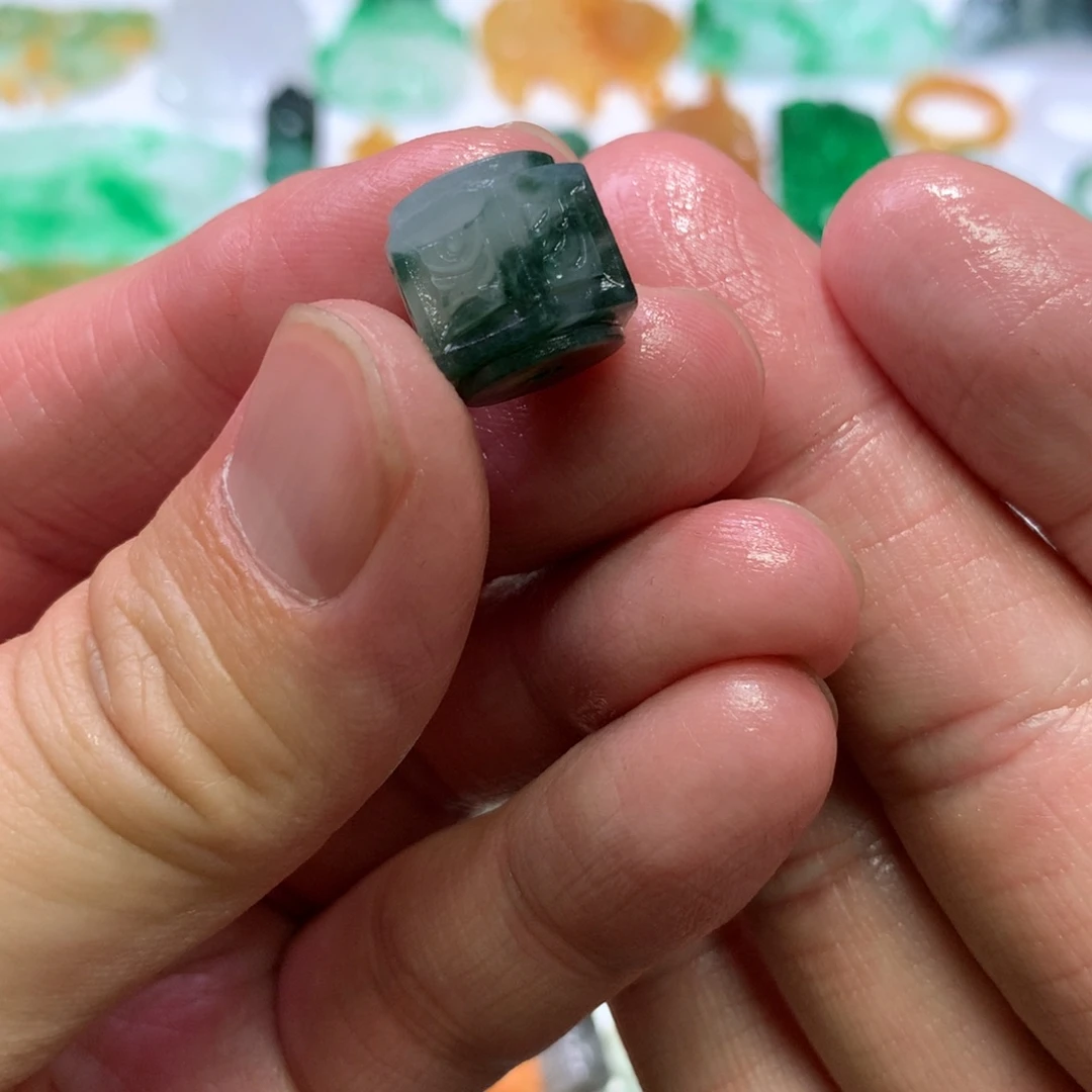 未镶嵌定制翡翠吊坠