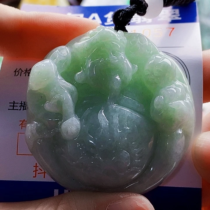 吊坠(不含链)未镶嵌翡翠