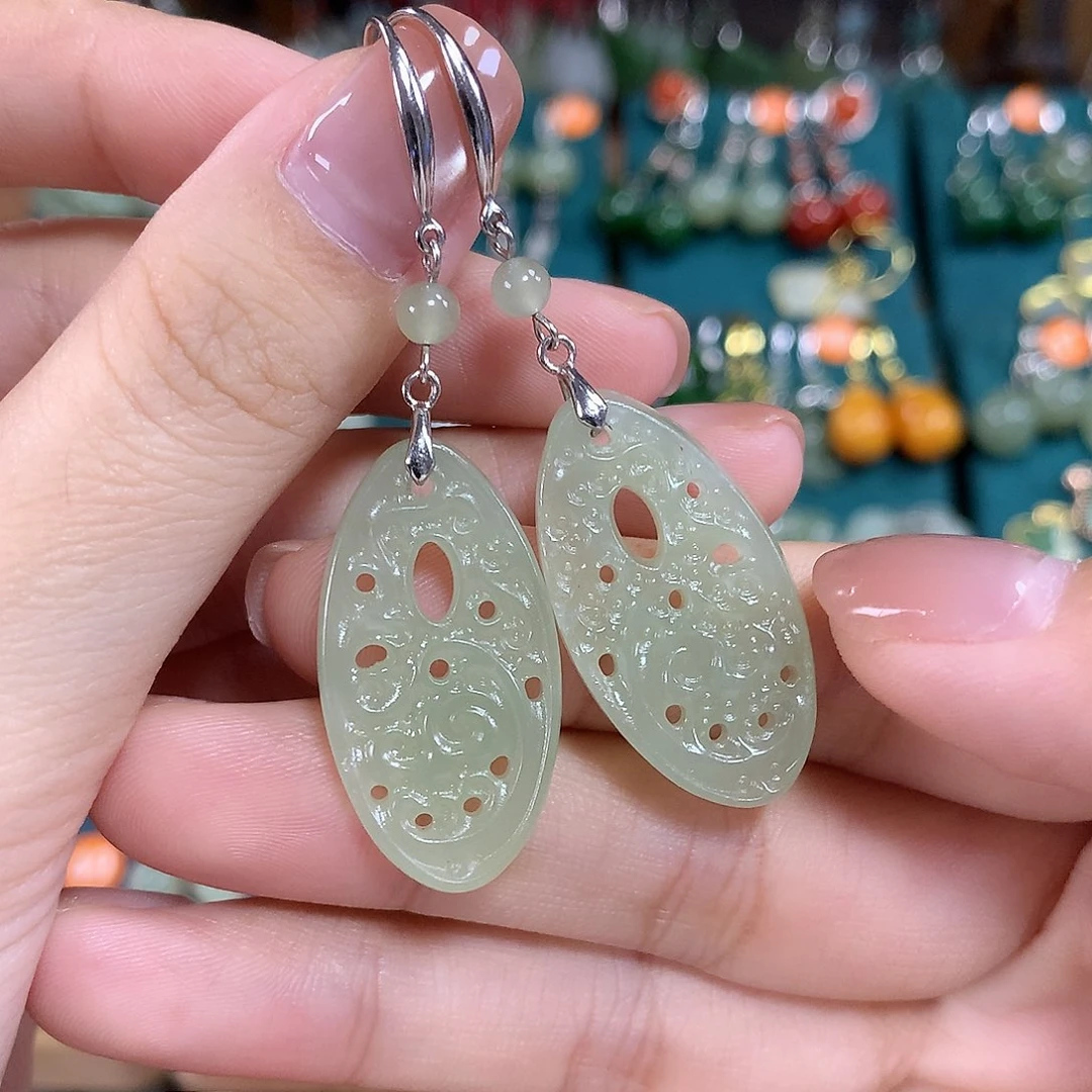 和田玉银S925镶嵌耳饰卡30左右