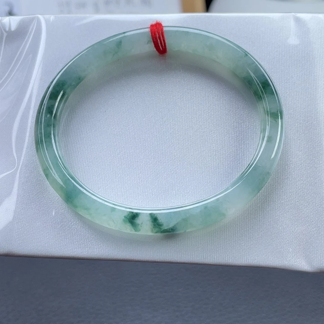 翡翠未镶嵌手镯贵妃1