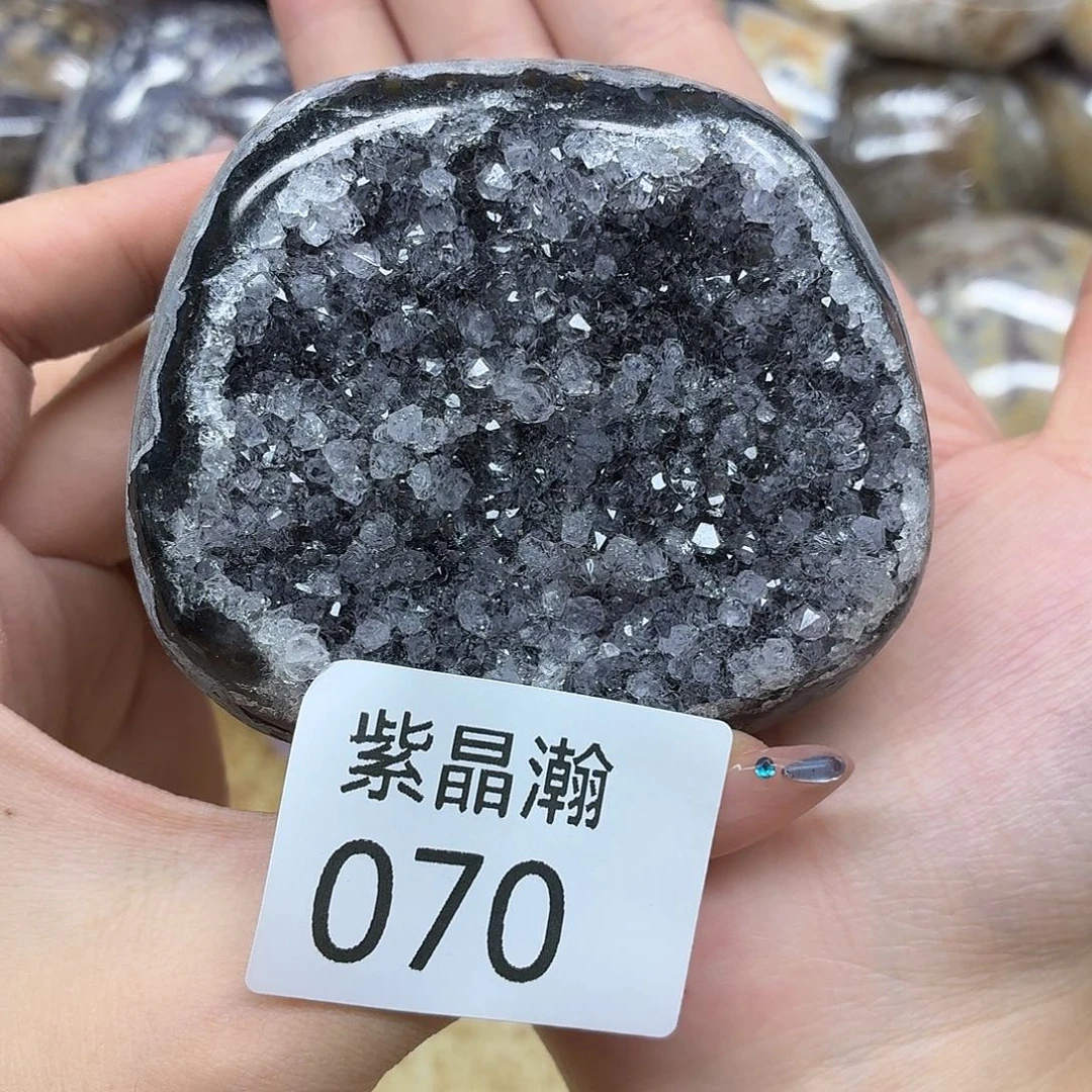 未镶嵌水晶大型摆件（非配饰）