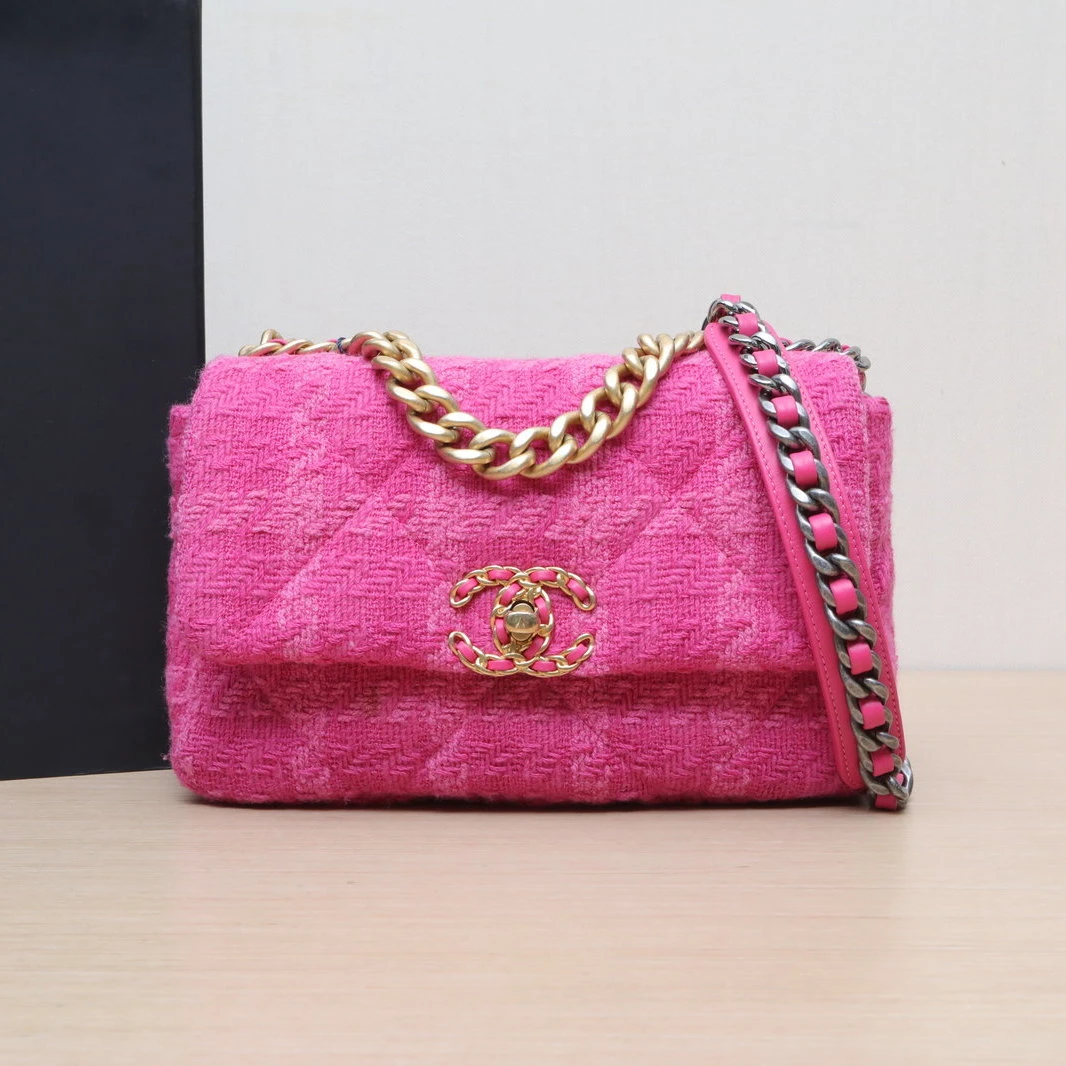 99新 Chanel/香奈儿 【黑黑】19BAG 口盖包 小号 粉色 毛呢 28开