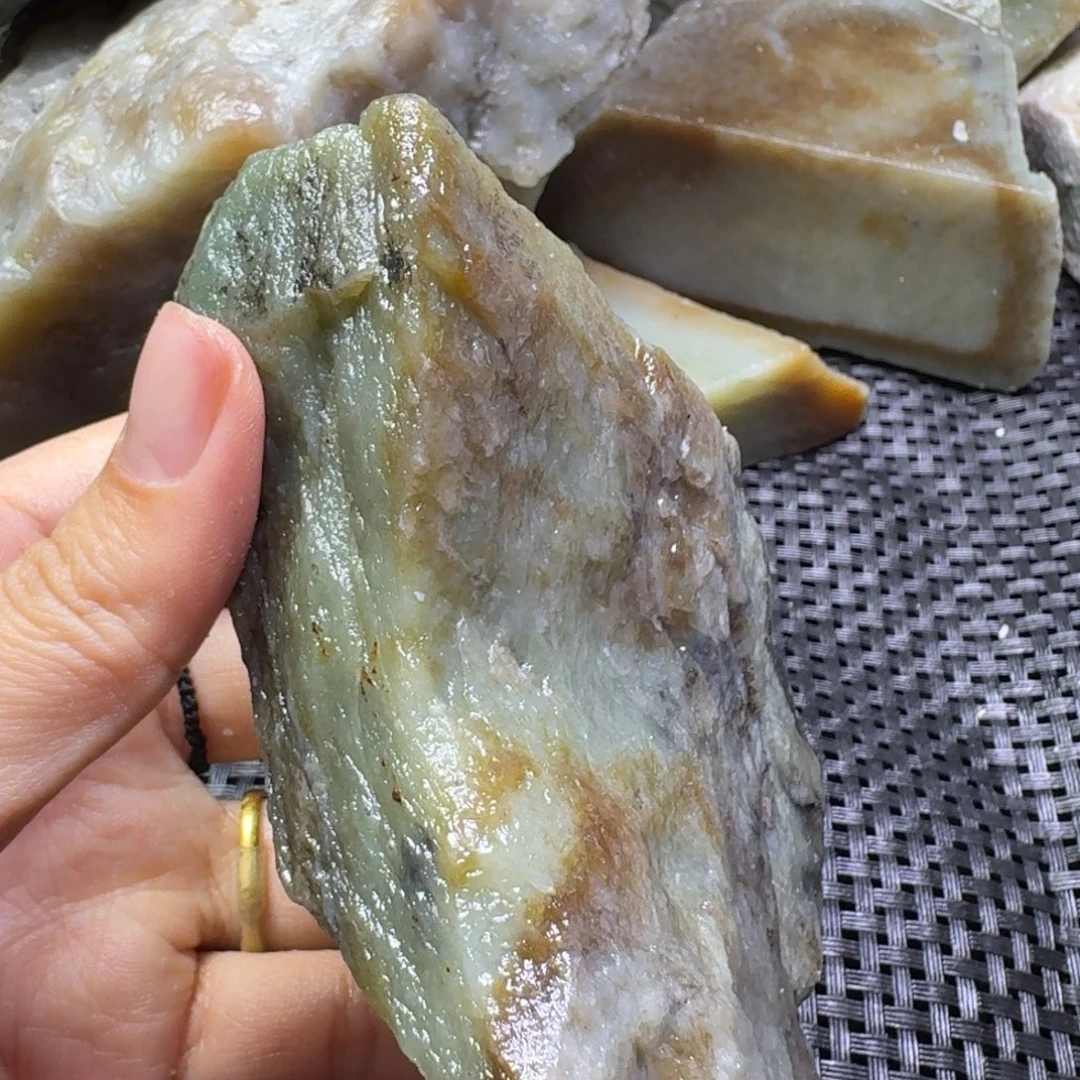 和田玉（糖玉）未镶嵌颈饰