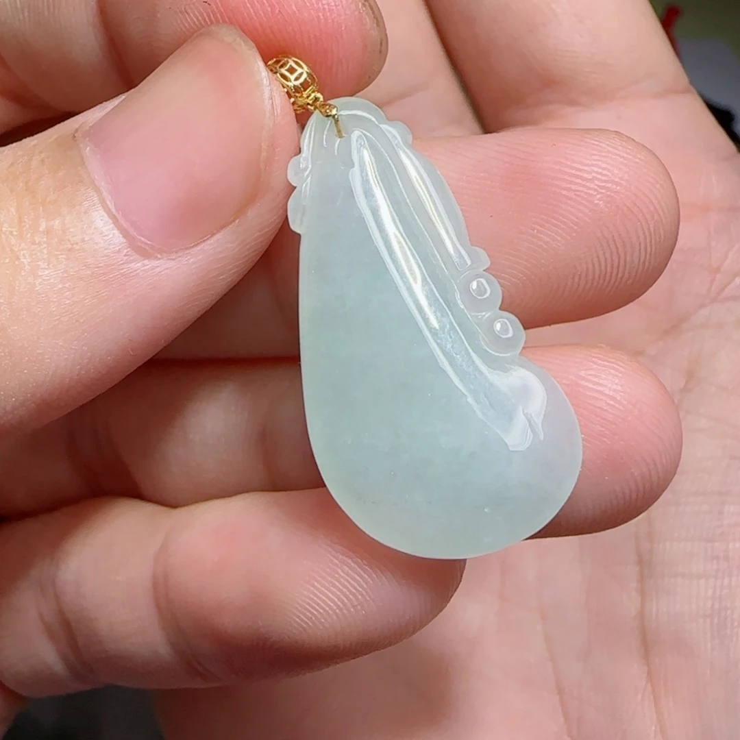 翡翠未镶嵌颈饰福瓜
