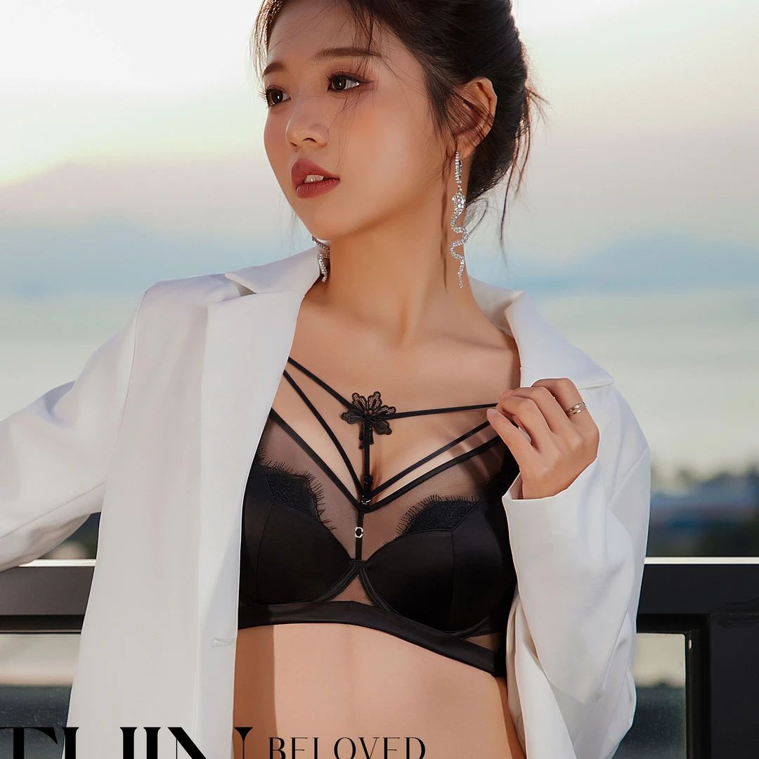 兔耳朵大胸显小 缎面拼接性感蕾丝 聚拢调整型文胸3330