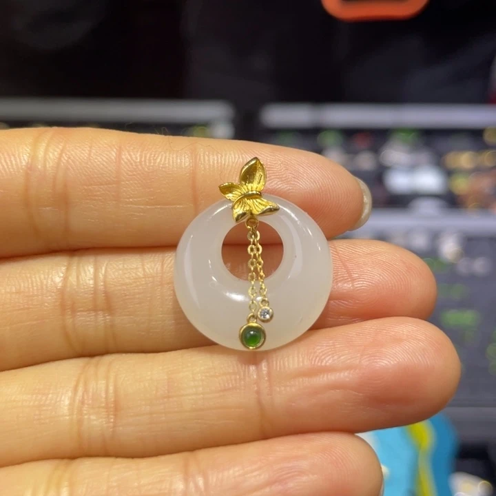 和田玉18K金镶嵌颈饰