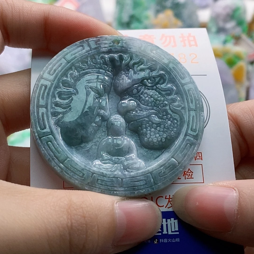 吊坠(不含链)未镶嵌翡翠