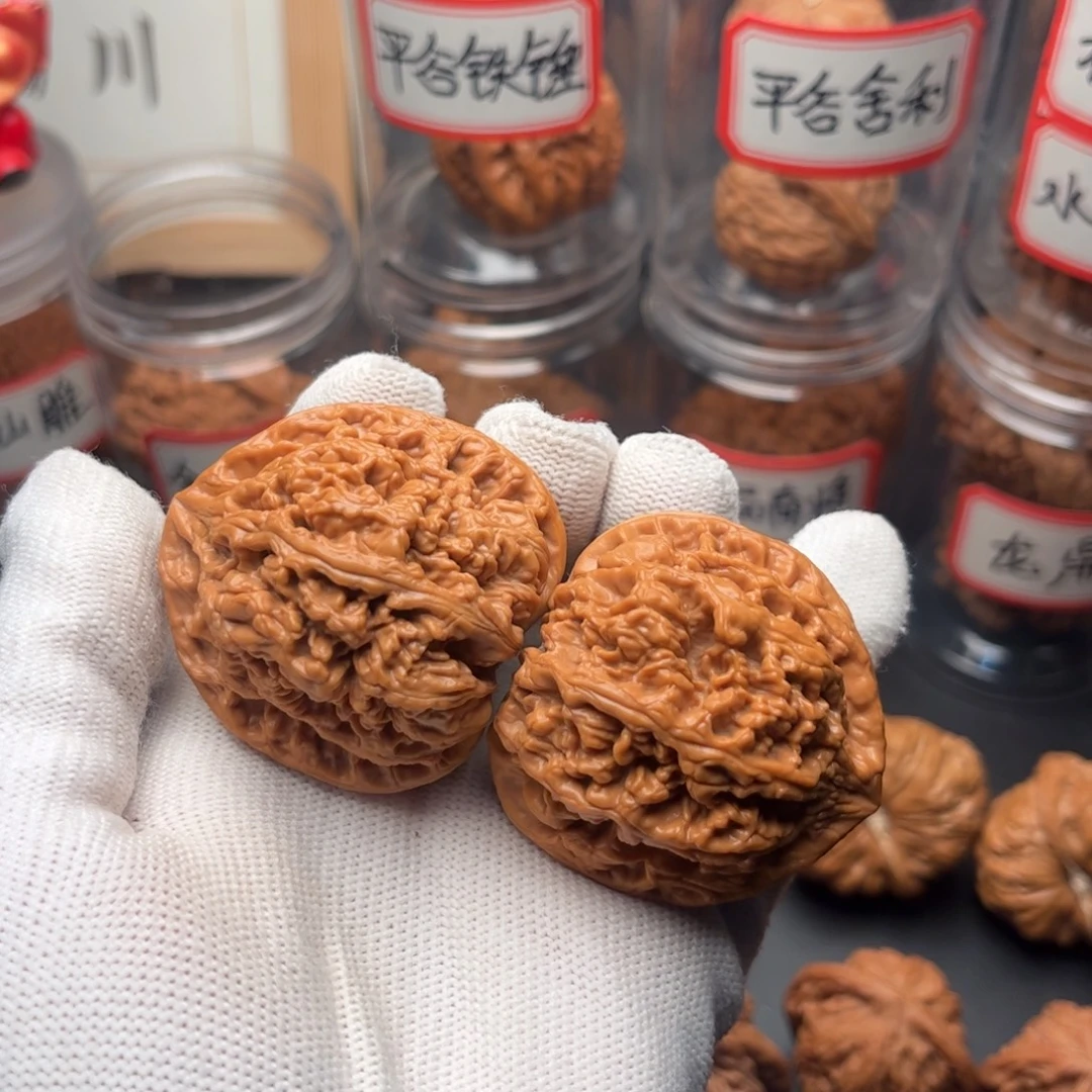 把件文玩核桃44.5三角大粗筋
