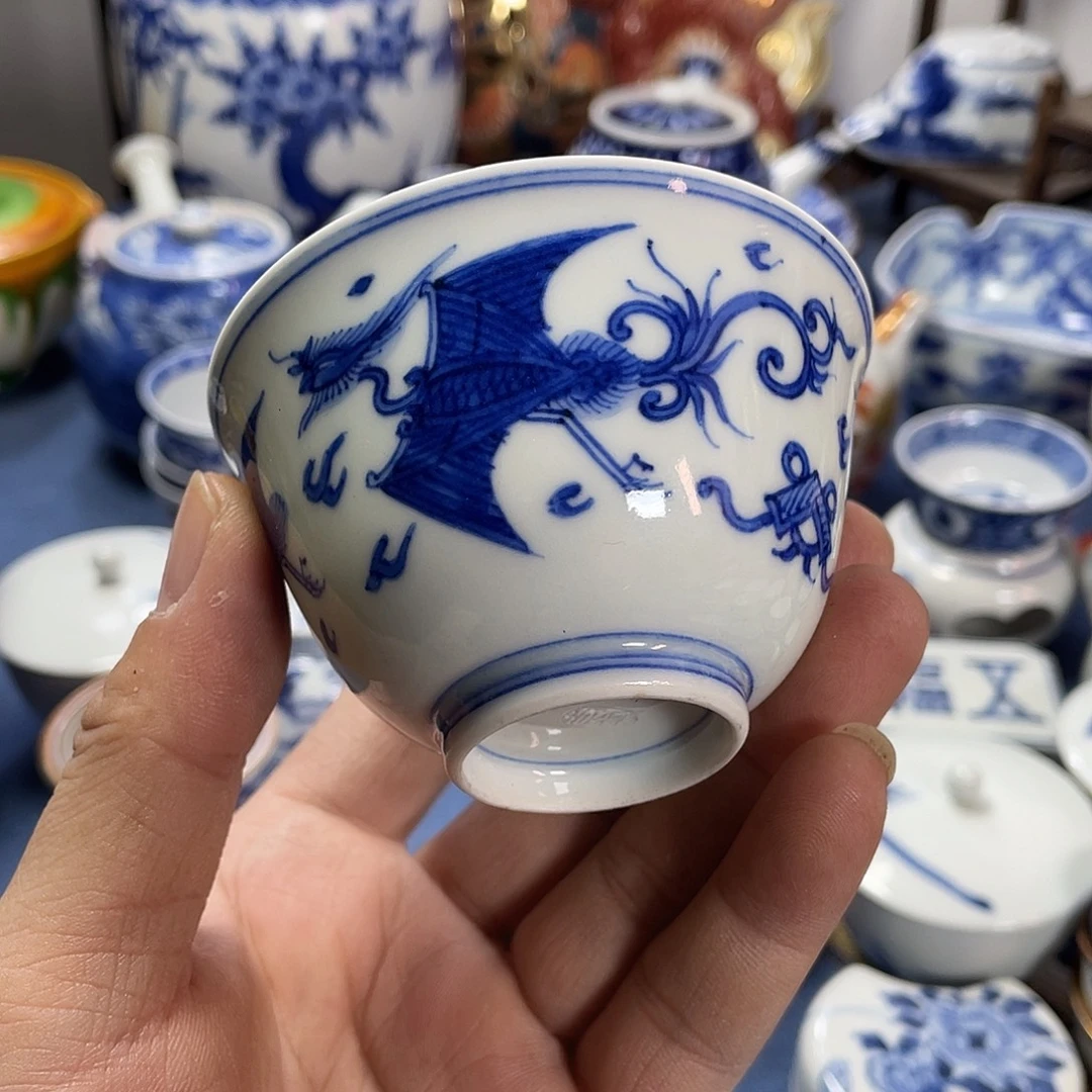 灰***迹瓷器制作工艺精湛