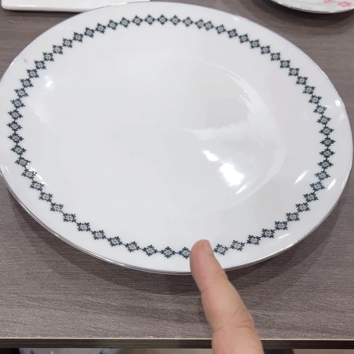 壶釉下五彩的瓷器在瓷器