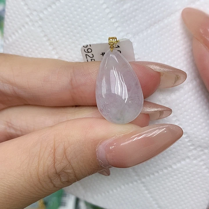 颈饰18K金镶嵌翡翠