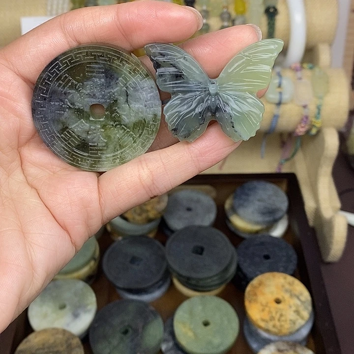 蛇纹石玉合金颈饰