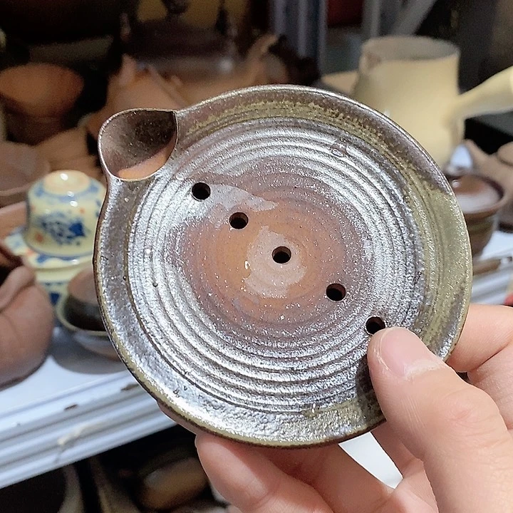 瓷片荷花的小哥哥也有小伙伴在路上带