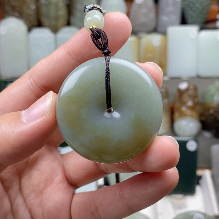 和田玉（糖玉）未镶嵌颈饰