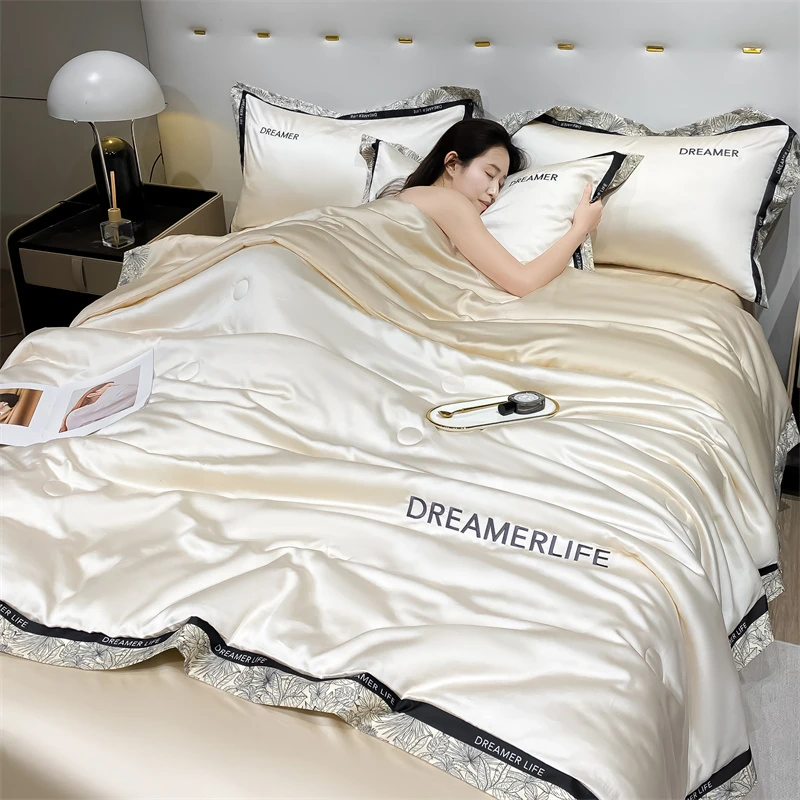 轻奢丝滑薄款空调被夏被凉感双面冰丝刺绣夏凉被四件套机洗单人被