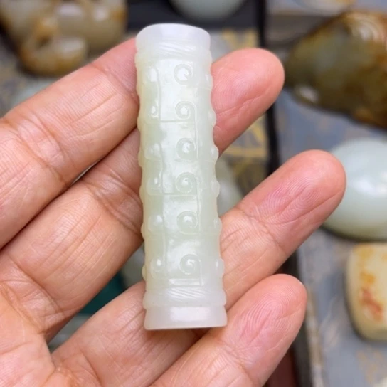 和田玉未镶嵌颈饰