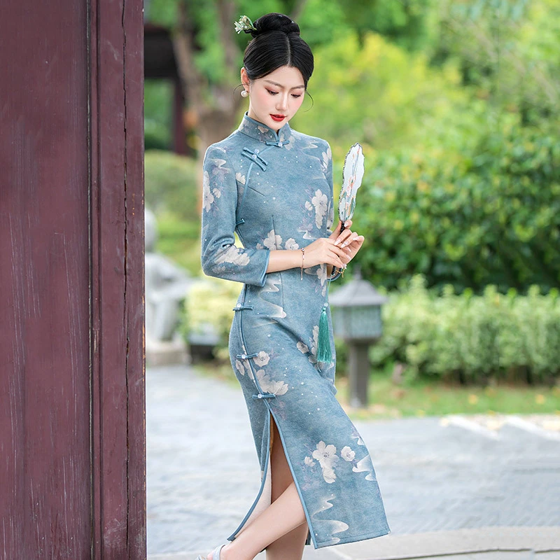 曼丽绒八扣中式长袖秋冬改良旗袍2025新款女国风复古修身日常可穿