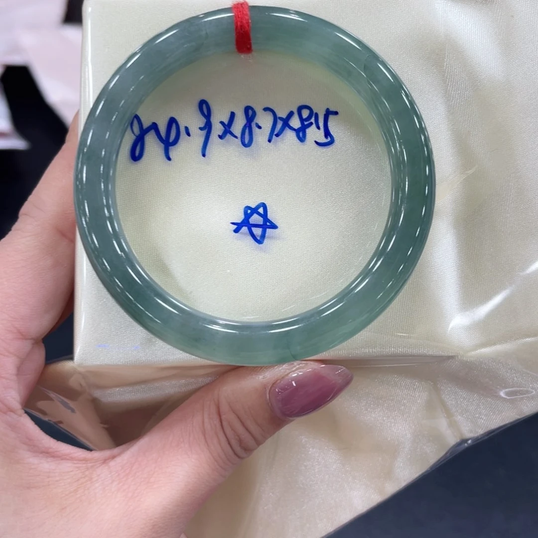 未镶嵌手镯翡翠翡翠