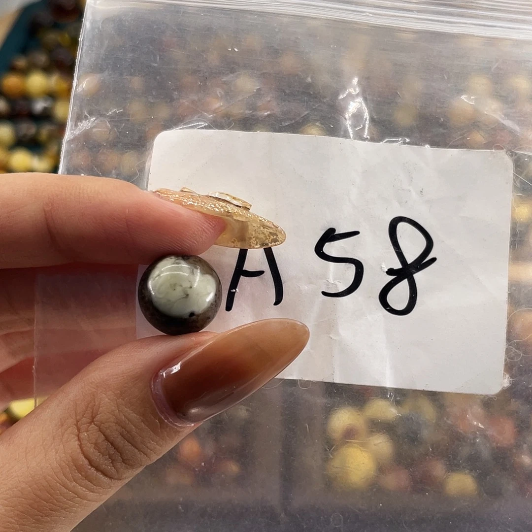 琥珀未镶嵌裸石12福利
