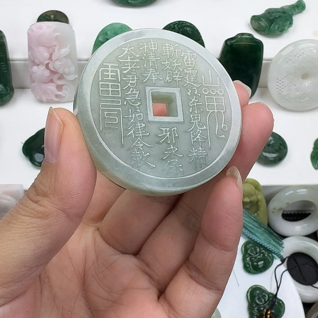 独山玉未镶嵌颈饰