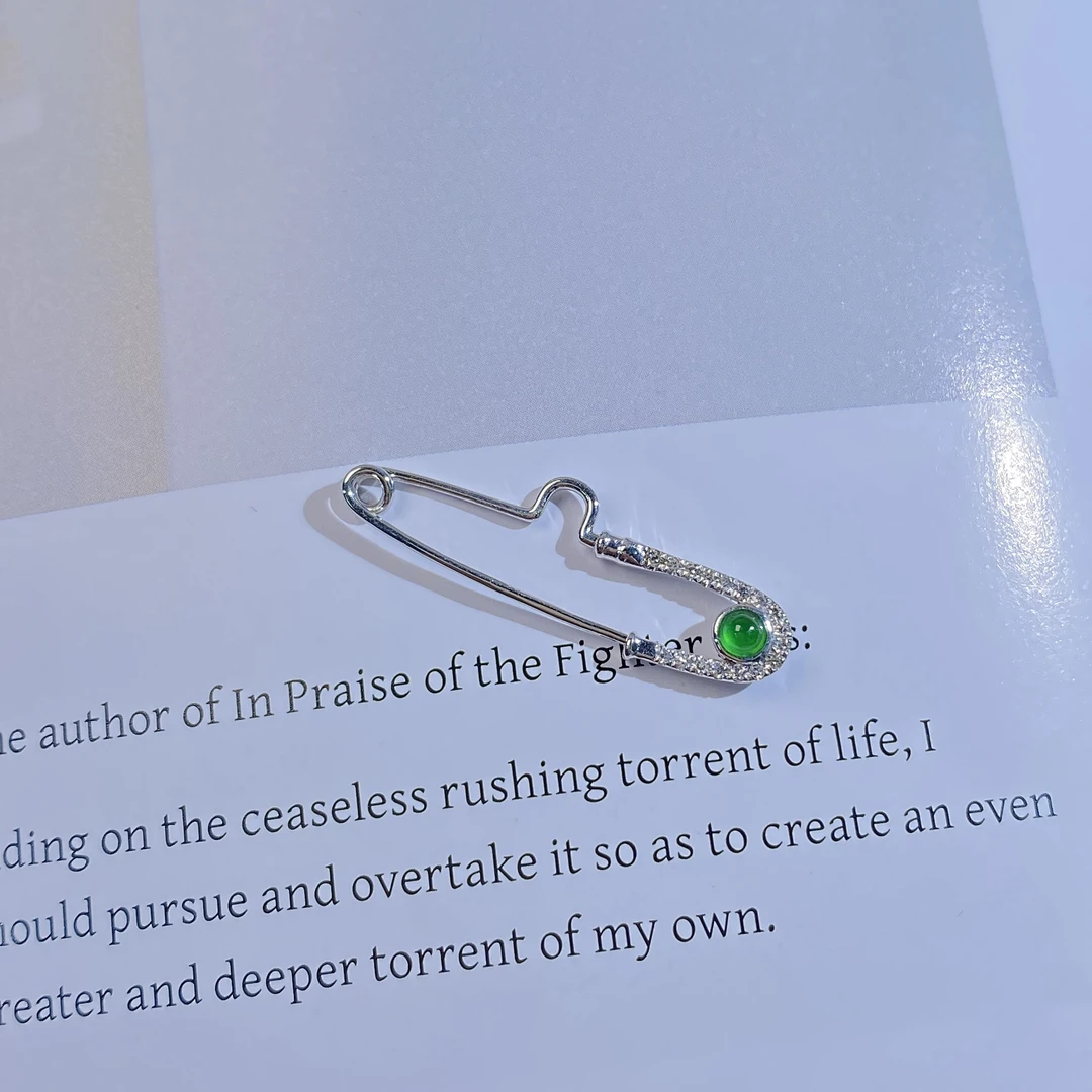 翡翠吊坠18k金镶嵌胸针绿色简约轻奢