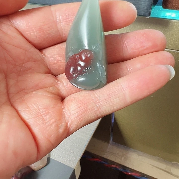 玛瑙/玉髓秦紫手挂件未镶嵌“****y