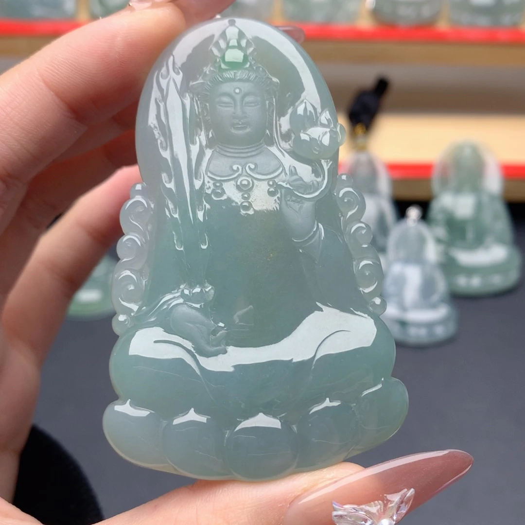 翡翠未镶嵌颈饰虚空藏菩萨