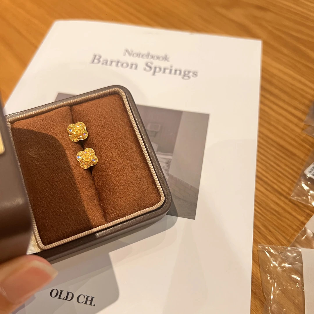 JE『超精致』5G四叶草玫瑰直针耳钉  足金999