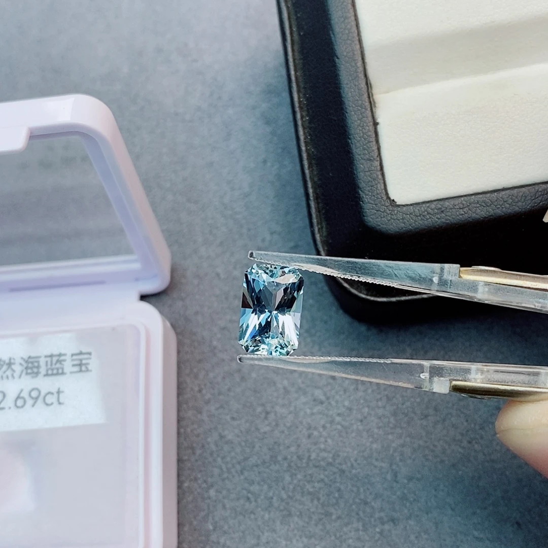 未镶嵌笔搁海蓝宝石2.69ct 圣玛利亚