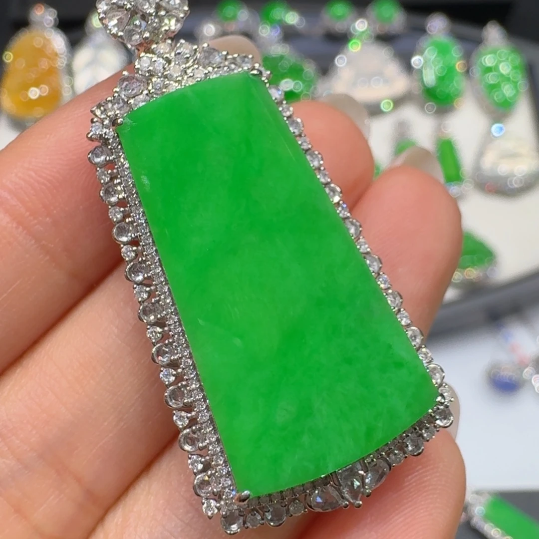 红***火翡翠18K金镶嵌颈饰收到货48小时鉴赏期分单