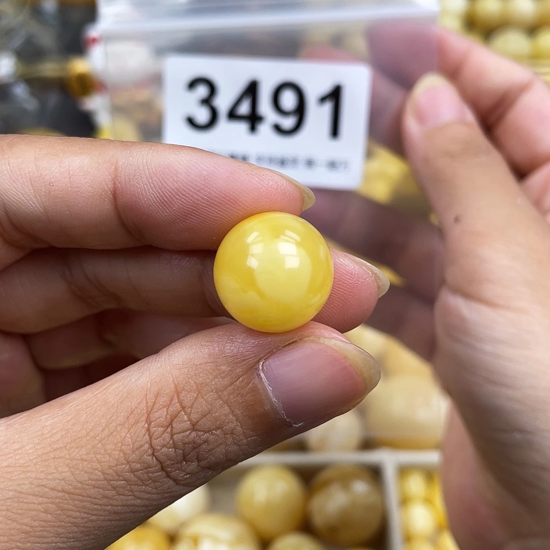 琥珀未镶嵌珠宝奇石15