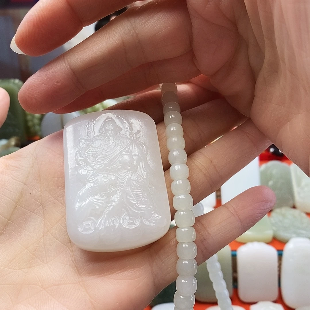 5***谓和田玉未镶嵌颈饰