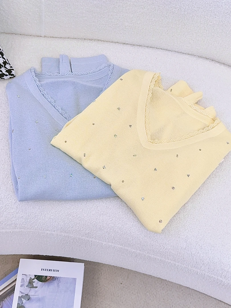 琳心丨春季新款气质亮钻满印领口蕾花拼接长袖针织衫 SX5126