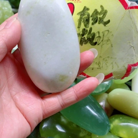 蛇纹石玉未镶嵌手把件
