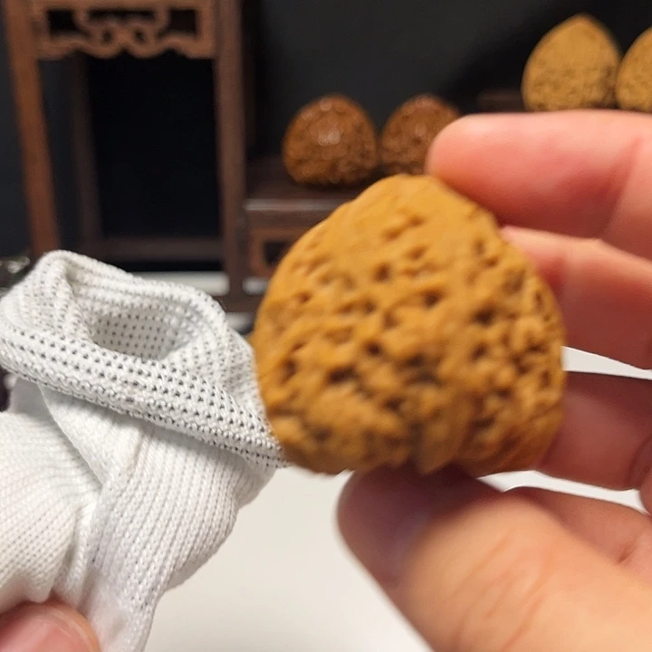 迟*承涿鹿县南疆石文玩核桃