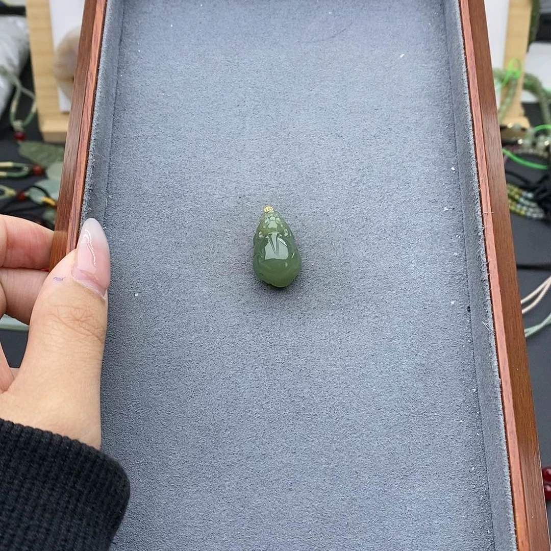 和田玉吊坠(不含链)18K金镶嵌